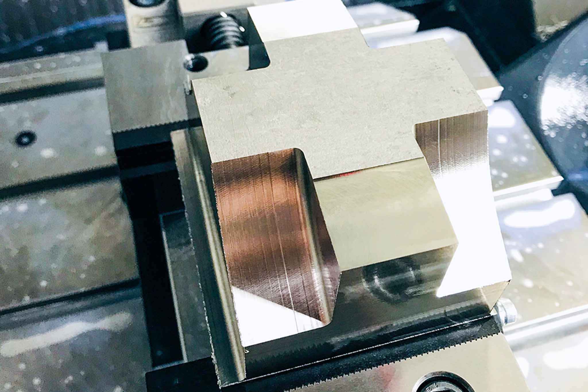 The lower part of the titanium component can be seen.