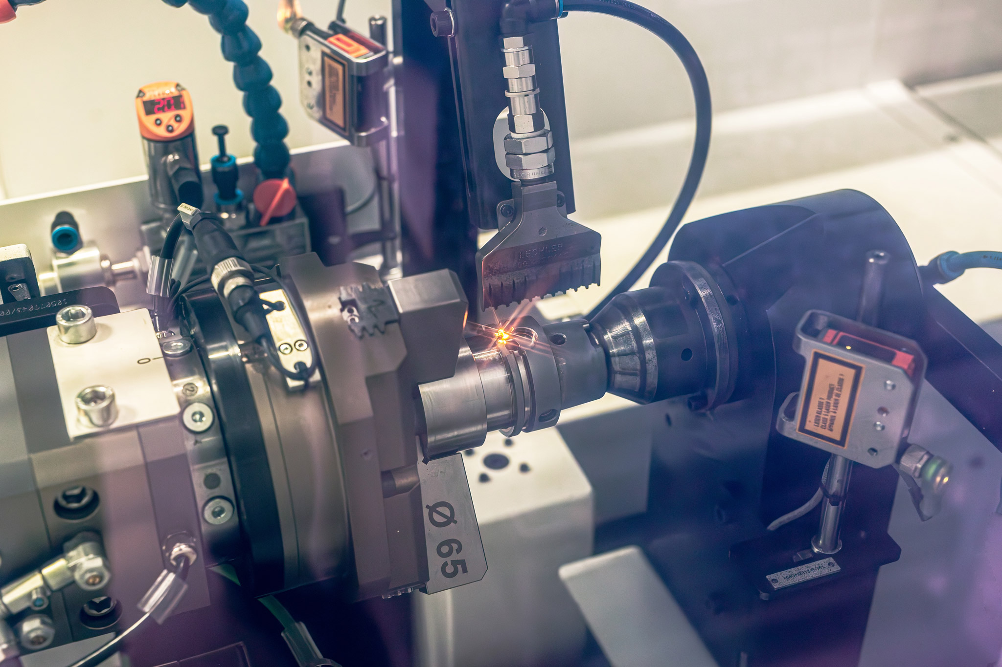 Hardening of a hollow shank taper (HSK) by laser beam.