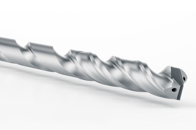 Ein Tiefbohrer aus Hartmetall mit eingesetzter PKD-Schneide von MAPAL.