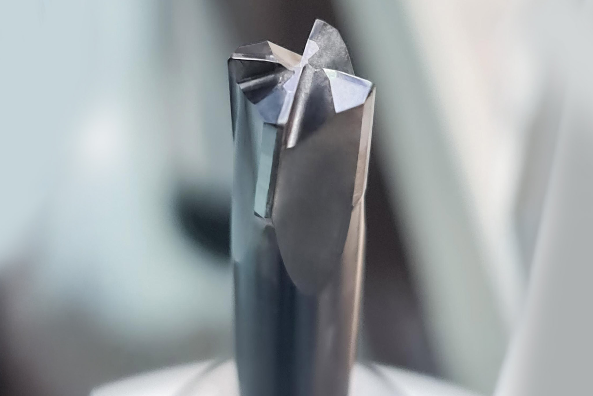 Auf dem Bild ist ein OptiMill-3D-HF von oben zu sehen