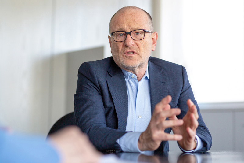 Jacek Kruszynski, Chief Technology Officer at MAPAL, in discussion.