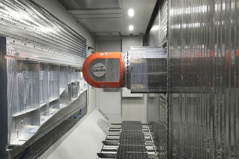 Das Bild gewährt einen Blick in den Arbeitsraum der Maschine bavius AeroCell 160 | 400.