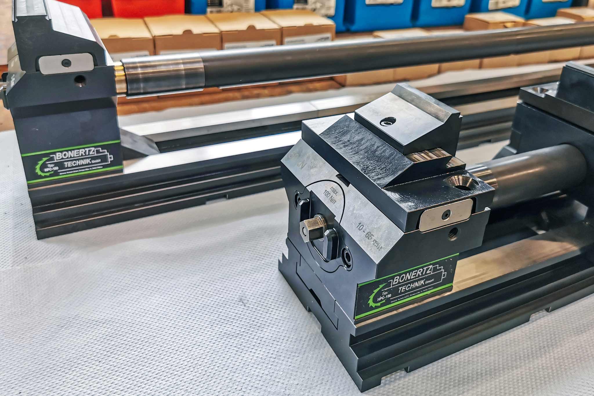 The picture shows two versions of HPC 5-axis vice from Bonertz.