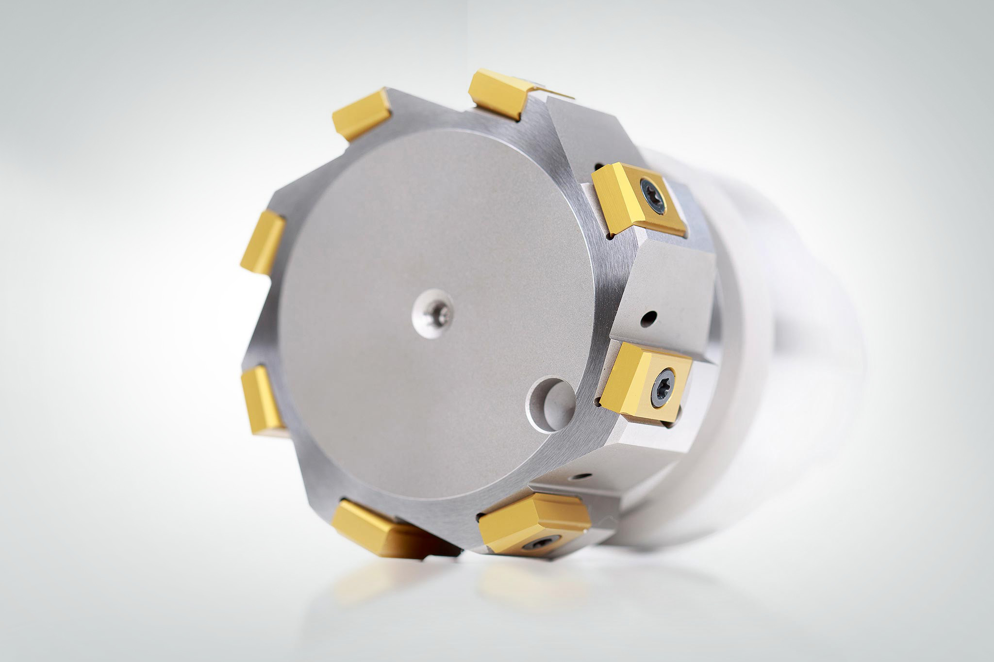 This shows the HPR400 from the front. It’s equipped with eight inserts each with four cutting edges.