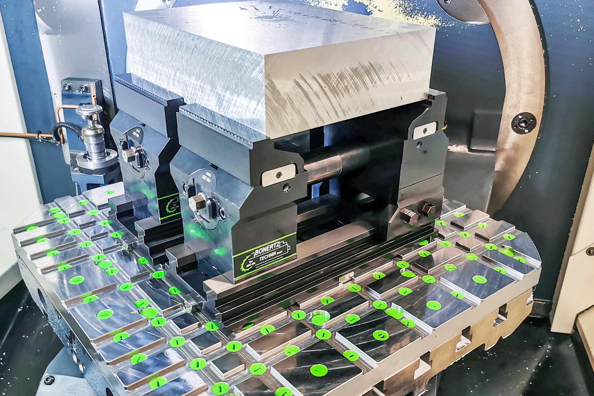 A HPB machine table from Bonertz Technik GmbH.