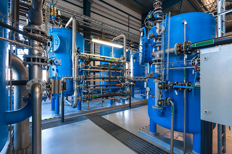 The picture shows typical components from the field of process engineering.