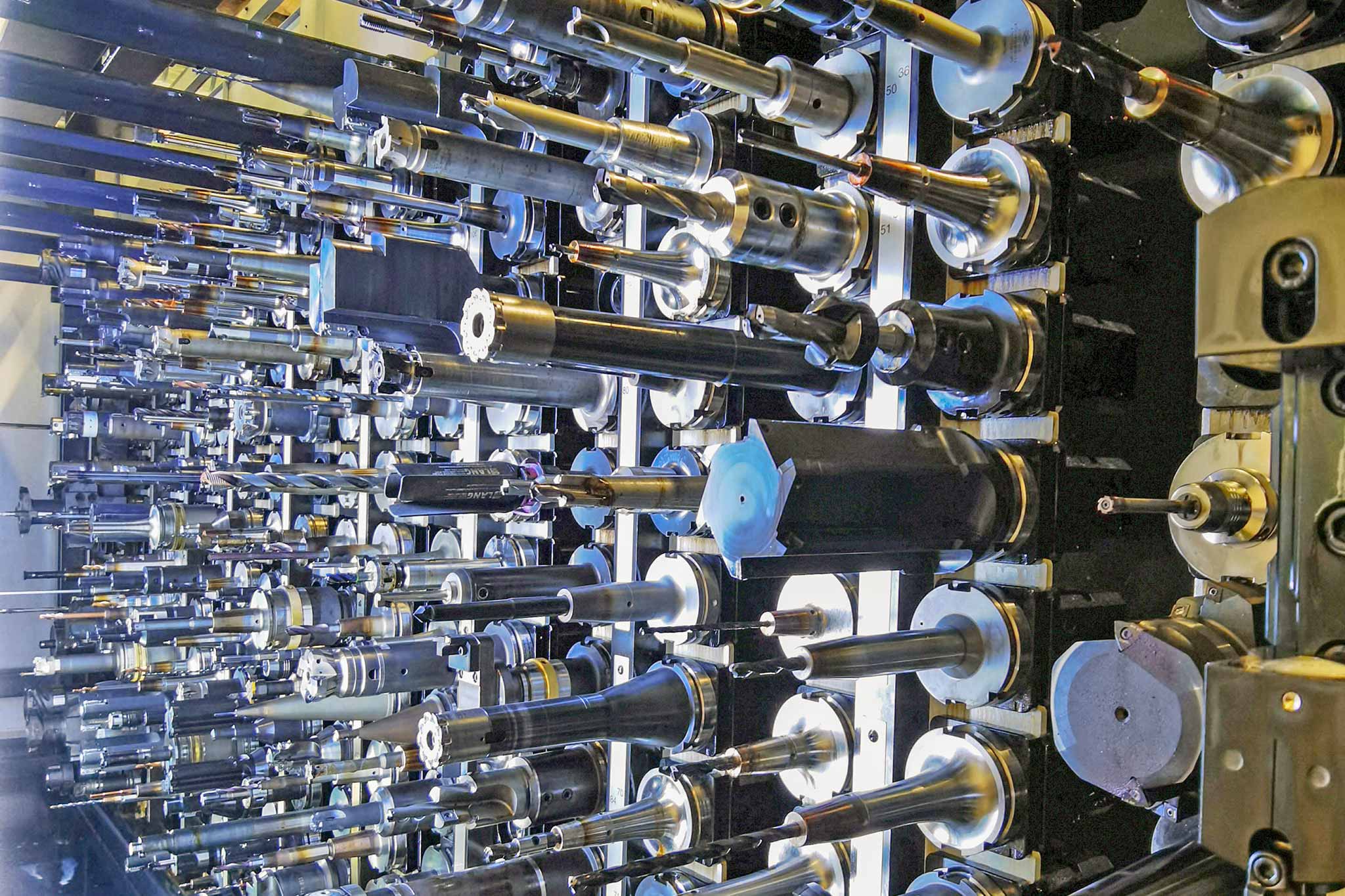 View into the tool magazine of a milling machining centre at BOGE Kompressoren.