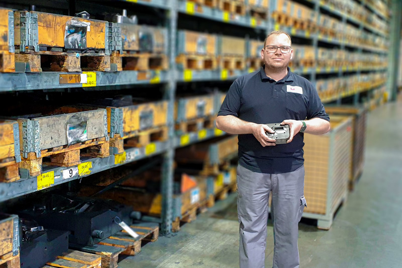 Steffen Albrecht from Umformtechnik Radebeul in the forging tools warehouse.